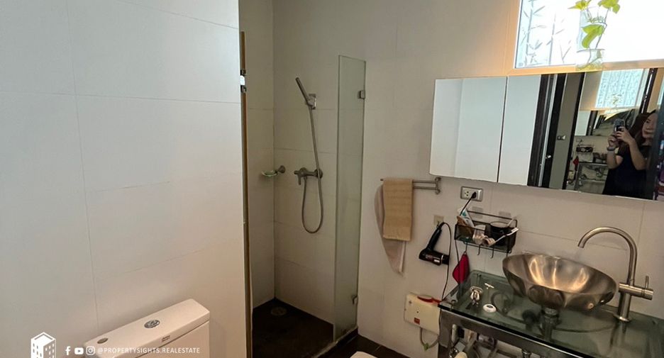 For sale 3 bedrooms condo in Watthana, Bangkok