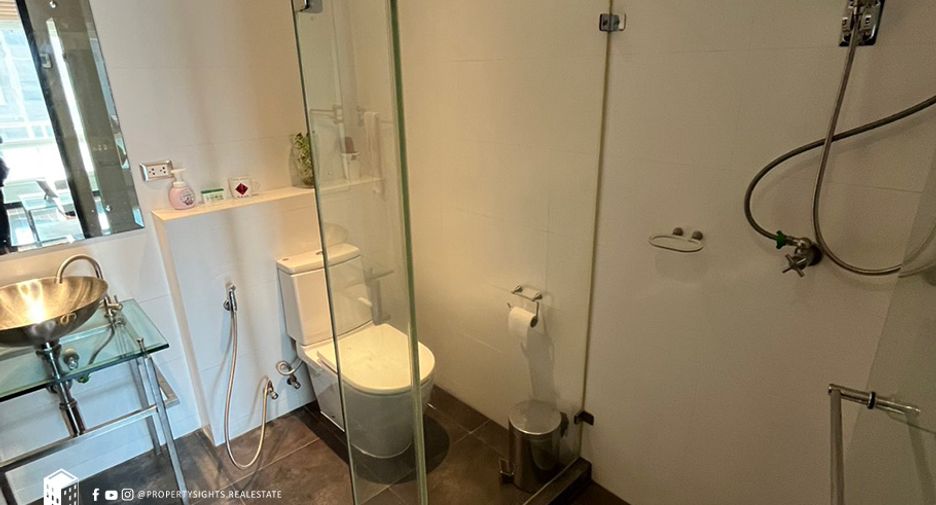 For sale 3 bedrooms condo in Watthana, Bangkok