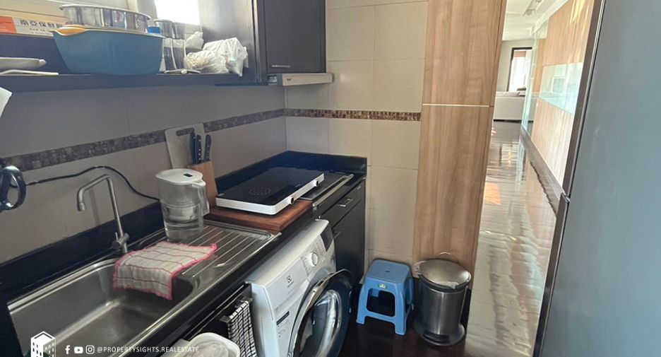 For sale 3 bedrooms condo in Watthana, Bangkok