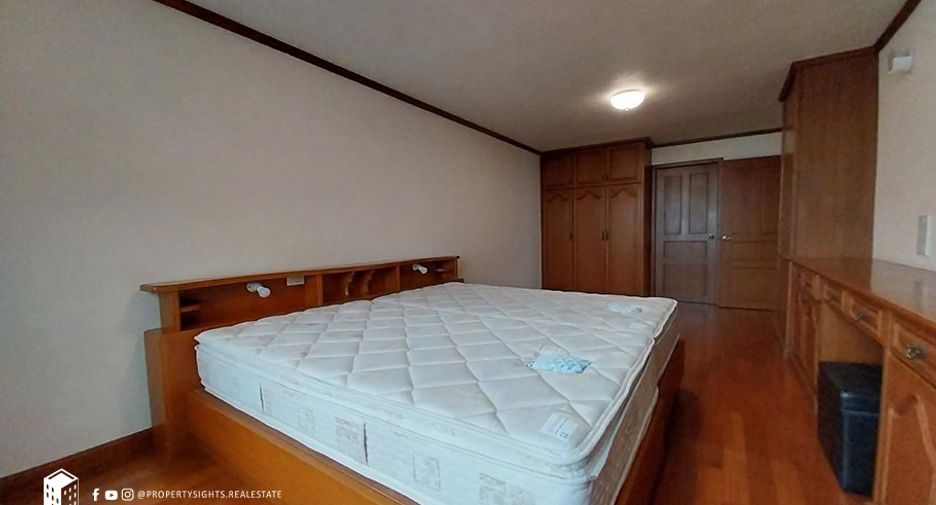 For sale 2 bedrooms condo in Khlong Toei, Bangkok