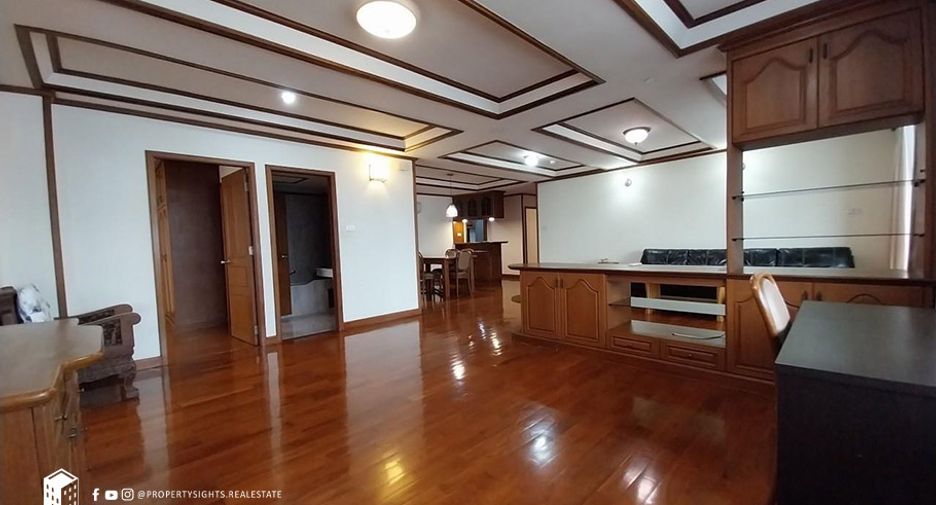 For sale 2 bedrooms condo in Khlong Toei, Bangkok