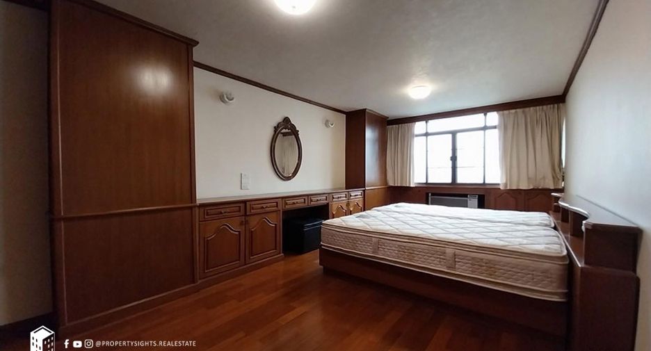 For sale 2 bedrooms condo in Khlong Toei, Bangkok