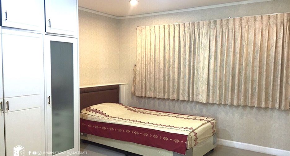 For sale 2 bedrooms condo in Watthana, Bangkok