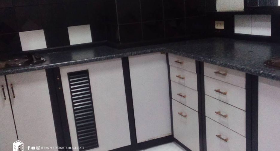 For sale 2 bedrooms condo in Watthana, Bangkok