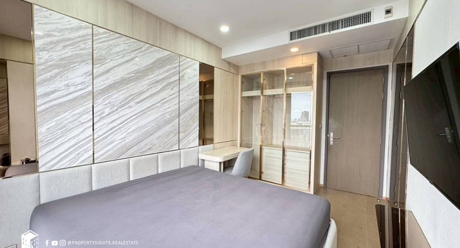 For rent 2 bedrooms condo in Bang Rak, Bangkok