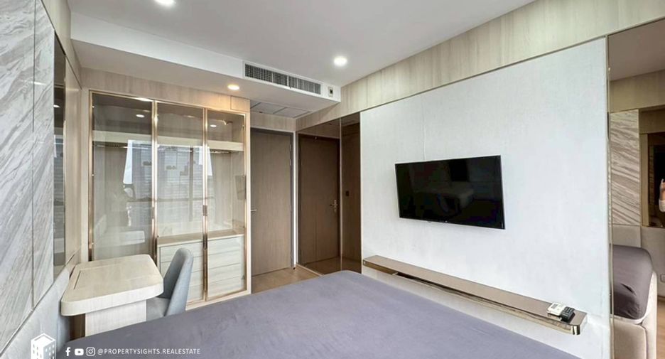 For rent 2 bedrooms condo in Bang Rak, Bangkok