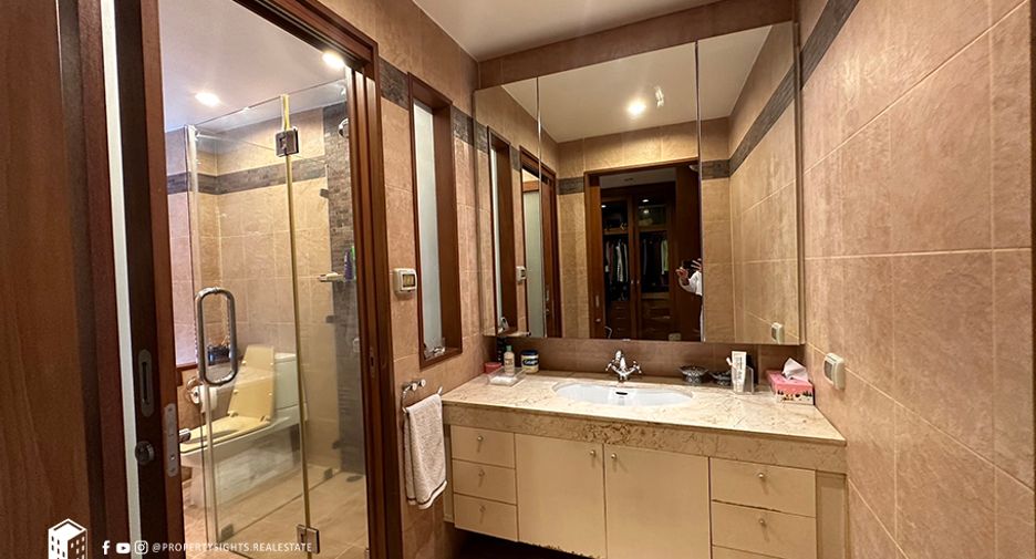 Reihenhaus zum Kauf mit 2 Zimmer in Sathon, Bangkok