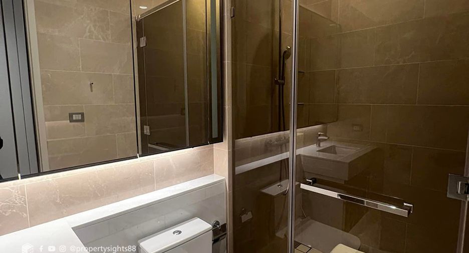 Wohnung zur Miete mit 2 Zimmer in Pathum Wan, Bangkok