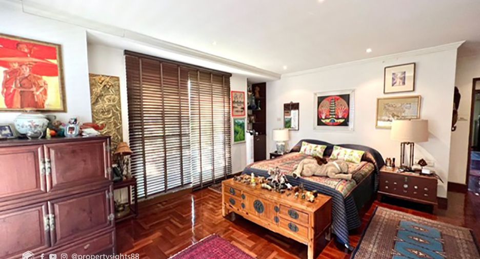 For sale 3 bedrooms condo in Watthana, Bangkok