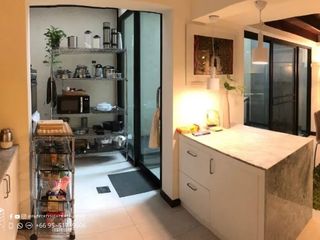 For sale studio townhouse in Khlong Toei, Bangkok