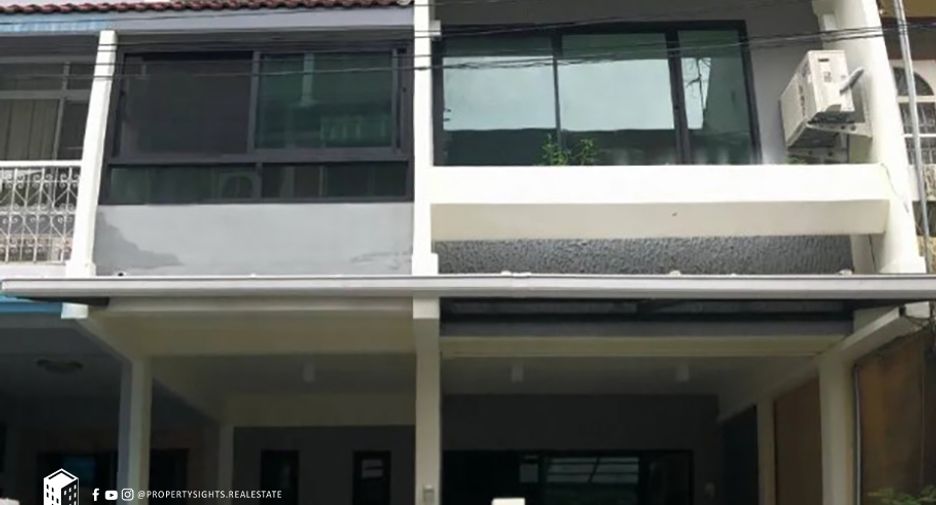 For sale 3 bedrooms townhouse in Khlong Toei, Bangkok