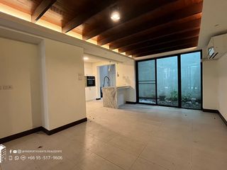 For sale studio townhouse in Khlong Toei, Bangkok