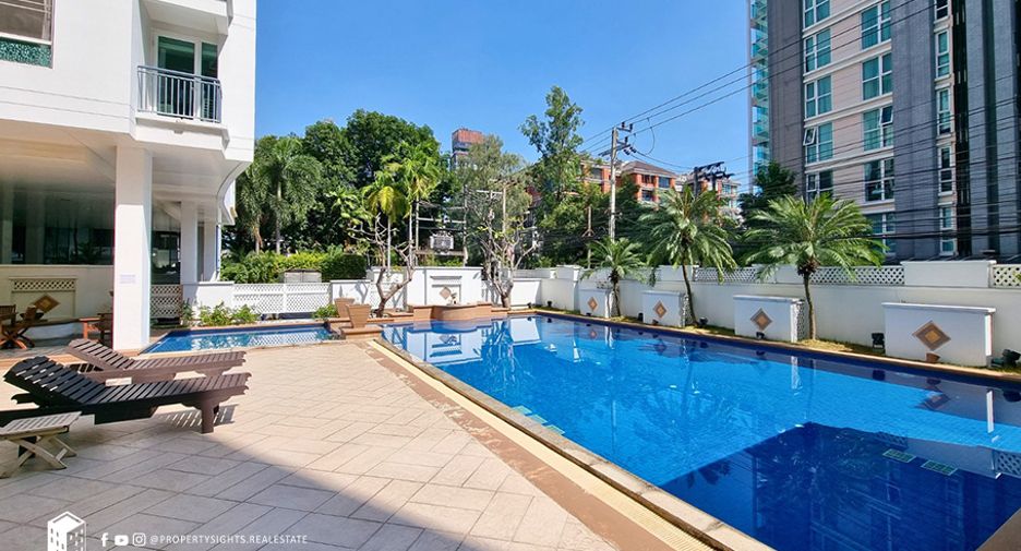 For sale 2 bedrooms condo in Watthana, Bangkok