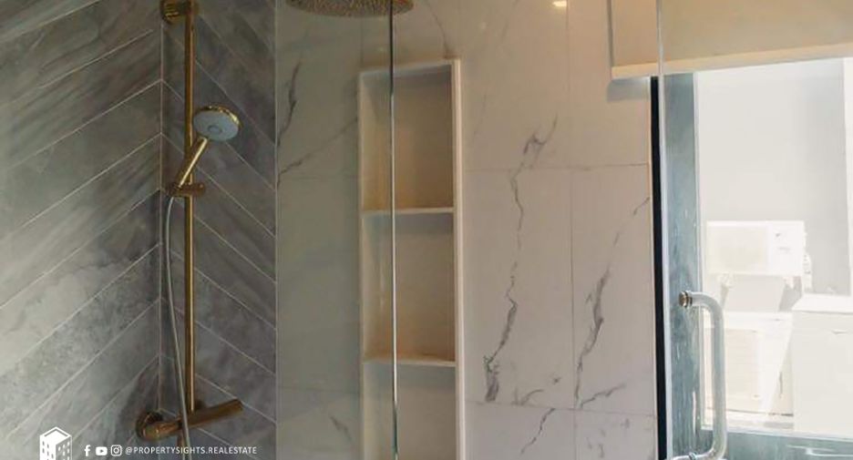 For sale スタジオ condo in Khlong Toei, Bangkok