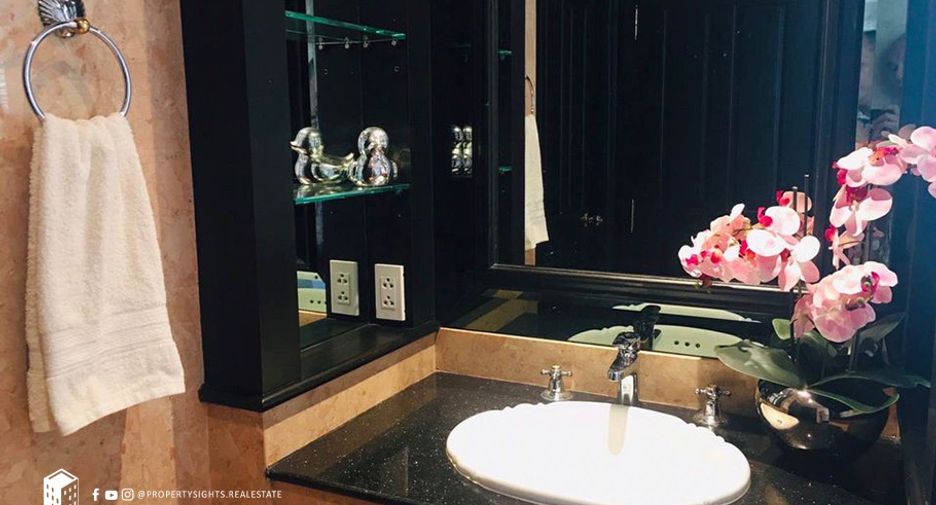 For sale 2 bedrooms condo in Bang Rak, Bangkok