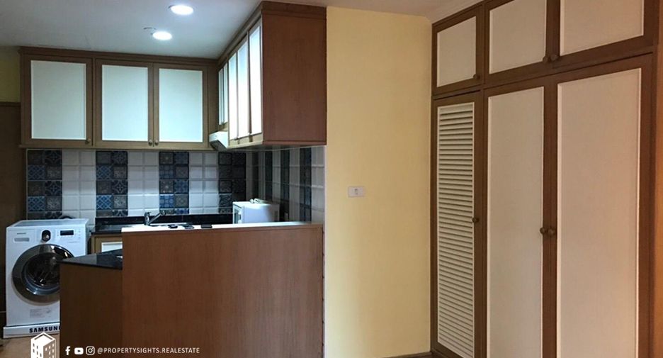 For sale 3 bedrooms condo in Watthana, Bangkok