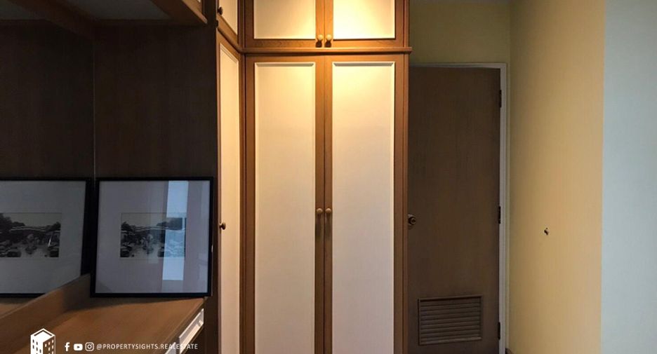 For sale 3 bedrooms condo in Watthana, Bangkok