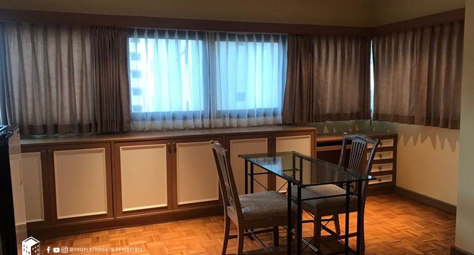 For sale 3 bedrooms condo in Watthana, Bangkok