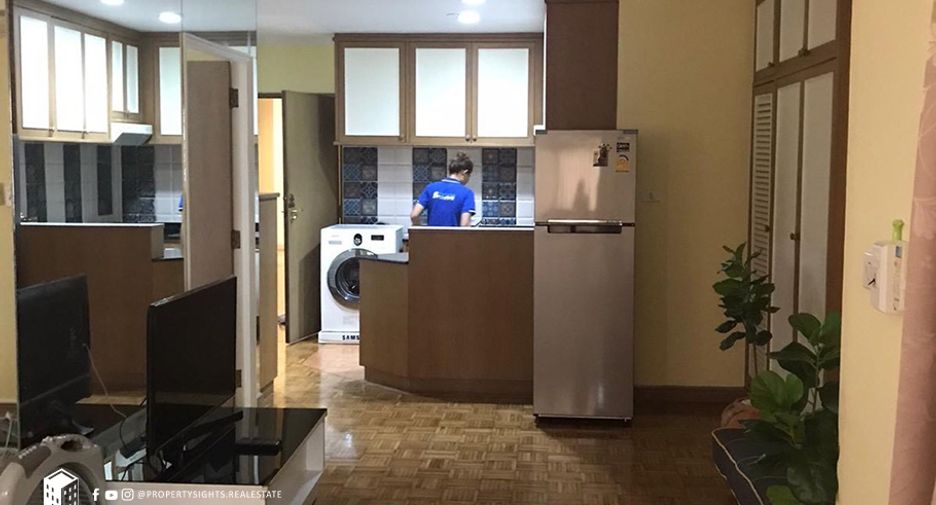 For sale 3 bedrooms condo in Watthana, Bangkok