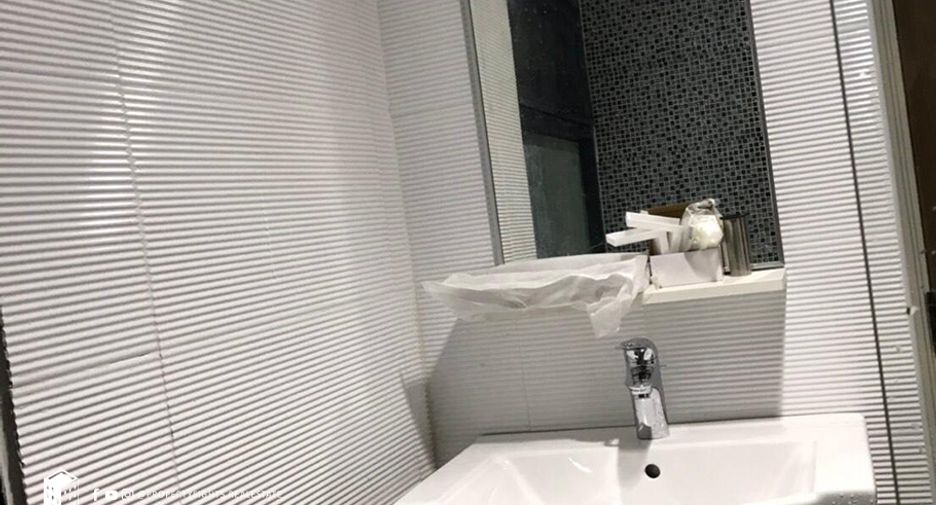 For sale 3 bedrooms condo in Watthana, Bangkok