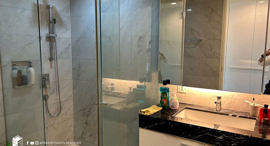 For sale 2 bedrooms condo in Pathum Wan, Bangkok