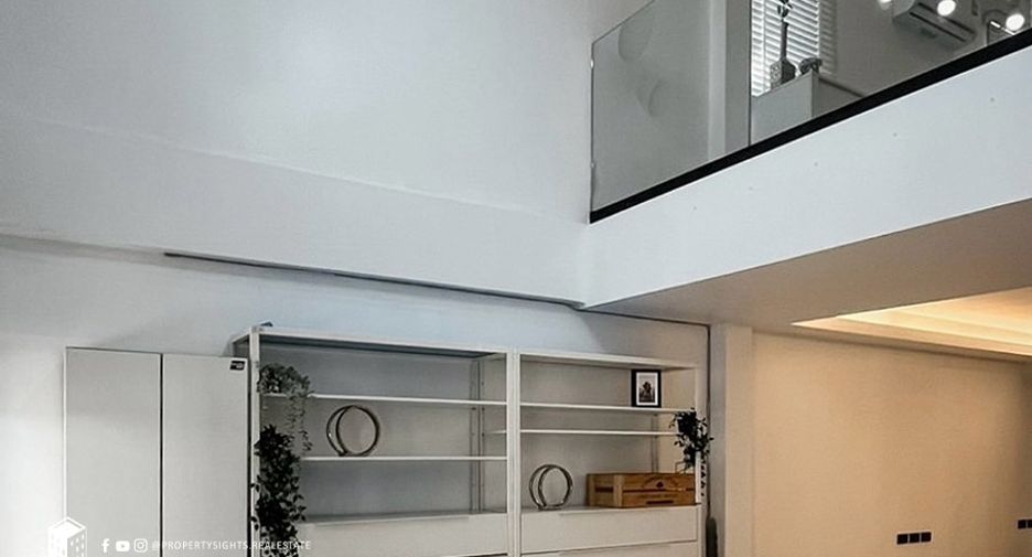 For rent 4 bedrooms townhouse in Khlong Toei, Bangkok