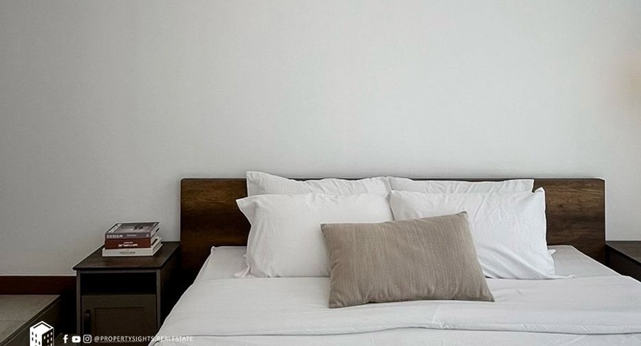 For rent 4 bedrooms townhouse in Khlong Toei, Bangkok