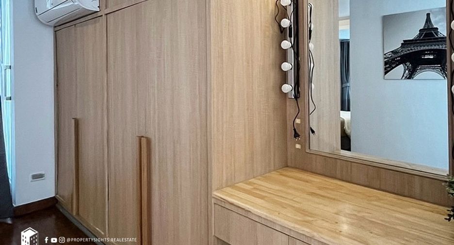 For rent 4 bedrooms townhouse in Khlong Toei, Bangkok