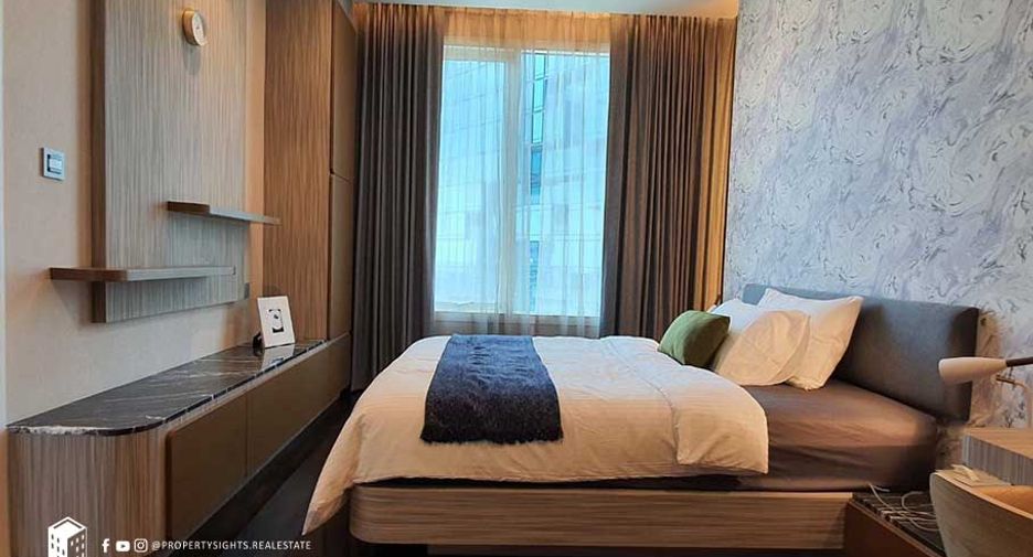 For rent 3 bedrooms condo in Sathon, Bangkok
