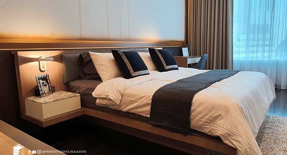 For rent 3 bedrooms condo in Sathon, Bangkok
