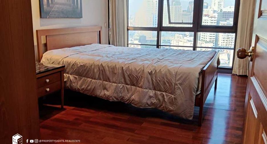 Condo en alquiler de 3 habitaciones en Watthana, Bangkok