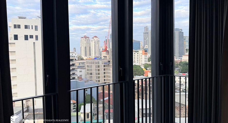 For rent 2 bedrooms condo in Khlong Toei, Bangkok