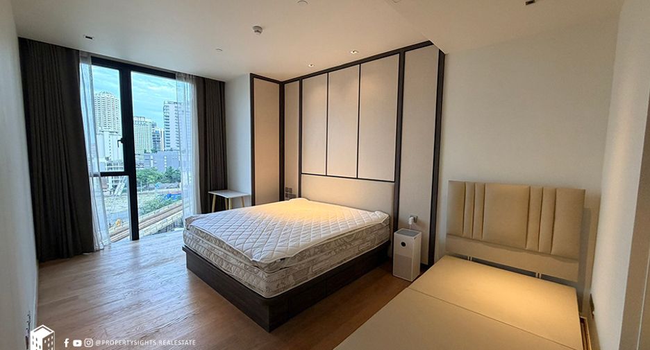 For rent 2 bedrooms condo in Khlong Toei, Bangkok