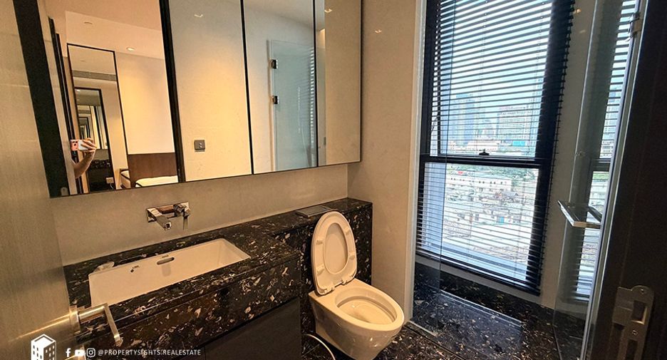 For rent 2 bedrooms condo in Khlong Toei, Bangkok
