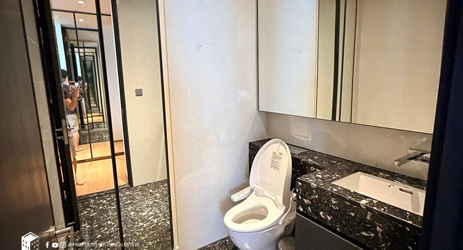 For rent 2 bedrooms condo in Khlong Toei, Bangkok