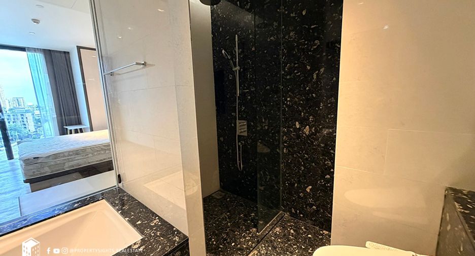 For rent 2 bedrooms condo in Khlong Toei, Bangkok