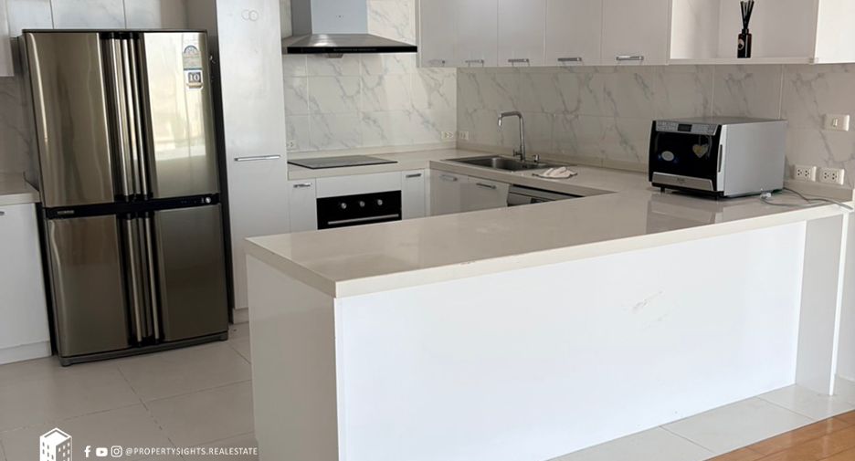 For rent 4 ベッドルーム condo in Bang Rak, Bangkok