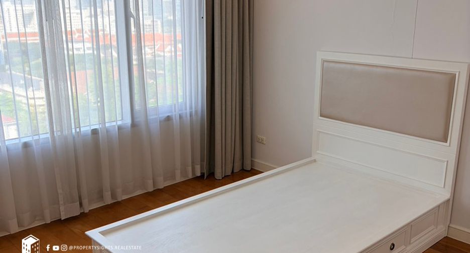 For rent 4 ベッドルーム condo in Bang Rak, Bangkok