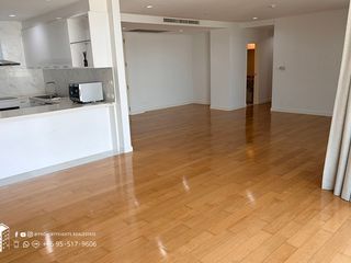 For rent 4 ベッドルーム condo in Bang Rak, Bangkok