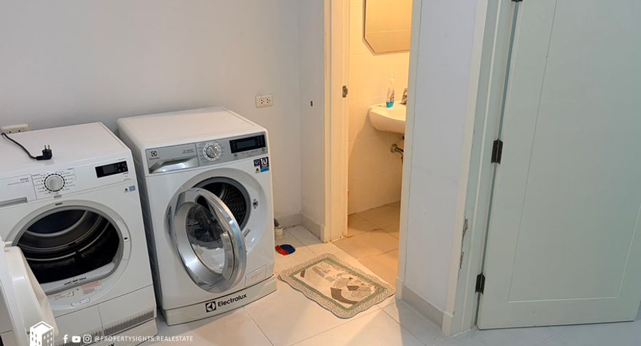 For rent 4 ベッドルーム condo in Bang Rak, Bangkok