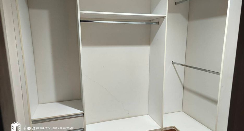 For rent 3 bedrooms condo in Watthana, Bangkok