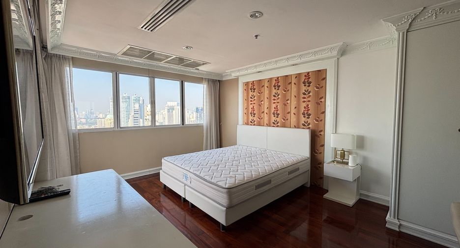 For rent 3 ベッドルーム condo in Khlong Toei, Bangkok