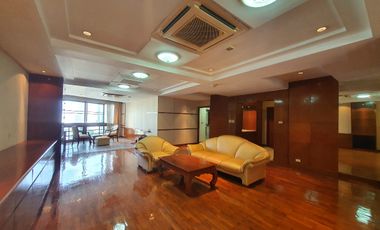 For rent 3 bedrooms condo in Khlong Toei, Bangkok
