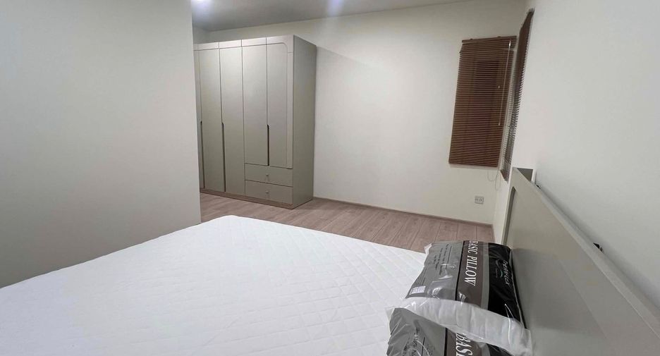 Haus zur Miete mit 4 Zimmer in Bang Na, Bangkok