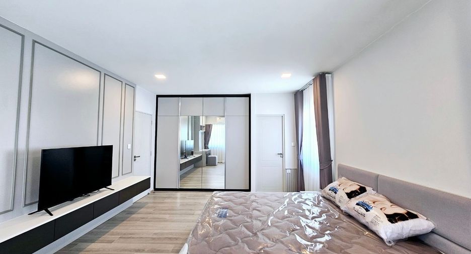 For rent 3 bedrooms house in Bang Na, Bangkok