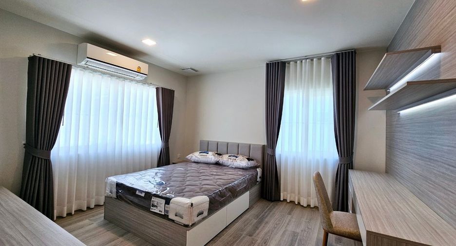 For rent 3 bedrooms house in Bang Na, Bangkok