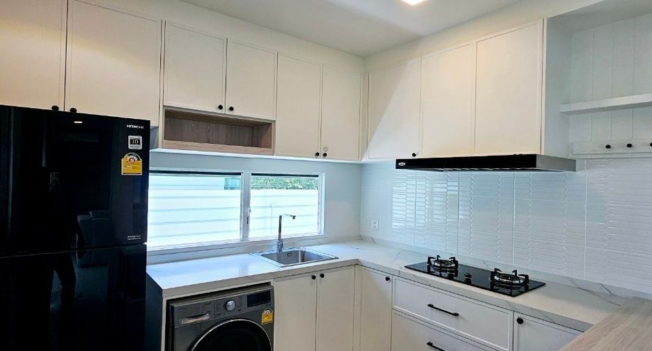 For rent 3 bedrooms house in Bang Na, Bangkok