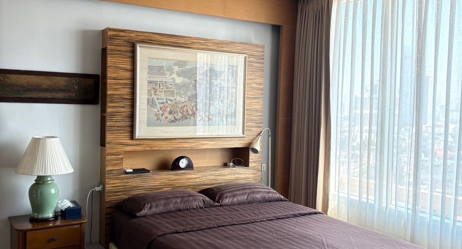 For rent 3 bedrooms condo in Khlong San, Bangkok