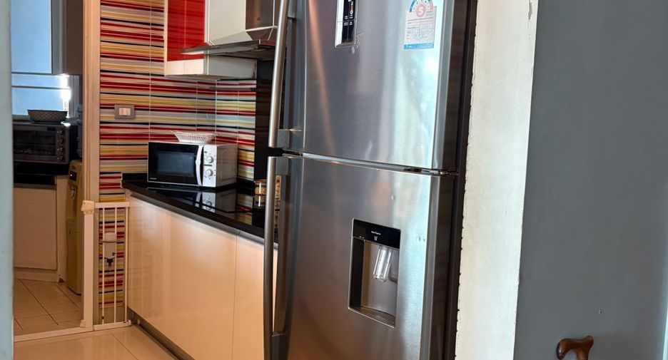 For rent 3 bedrooms condo in Khlong San, Bangkok