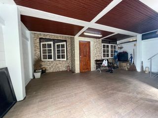 For sale 5 ベッドルーム townhouse in Khlong Toei, Bangkok